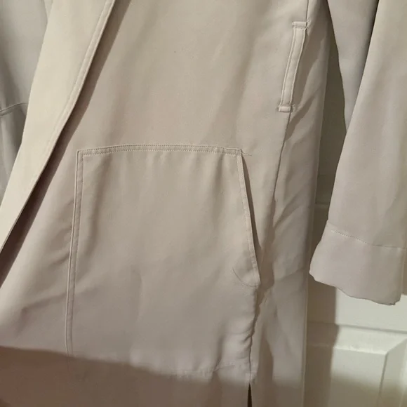 Aritzia Babaton Light Beige Open Front Coat - Picture 5 of 5